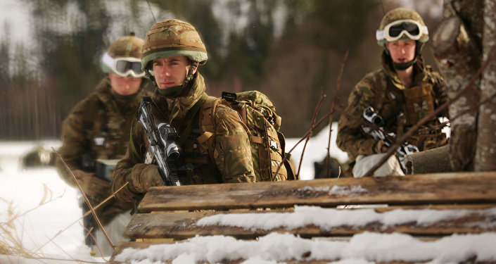 Военные во время учений Военные во время учений