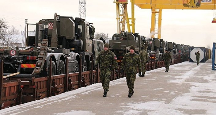 Чешская военная бронетехника прибывает в Литву, архивное фото Чешская военная бронетехника прибывает в Литву, архивное фото
