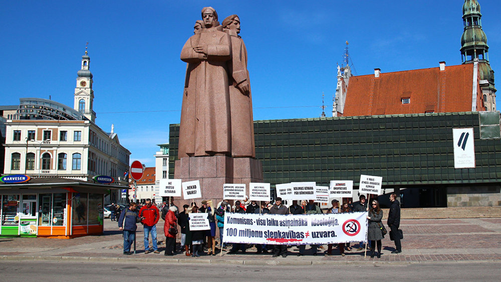 Пикет против 9 Мая Пикет против 9 Мая