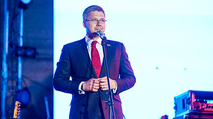 Мэр Риги Нил Ушаков на праздновании 9 мая в Парке Победы Мэр Риги Нил Ушаков на праздновании 9 мая в Парке Победы