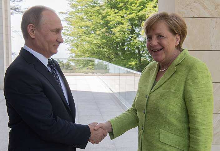 Переговоры президента РФ В. Путина с федеральным канцлером ФРГ А. Меркель Переговоры президента РФ В. Путина с федеральным канцлером ФРГ А. Меркель