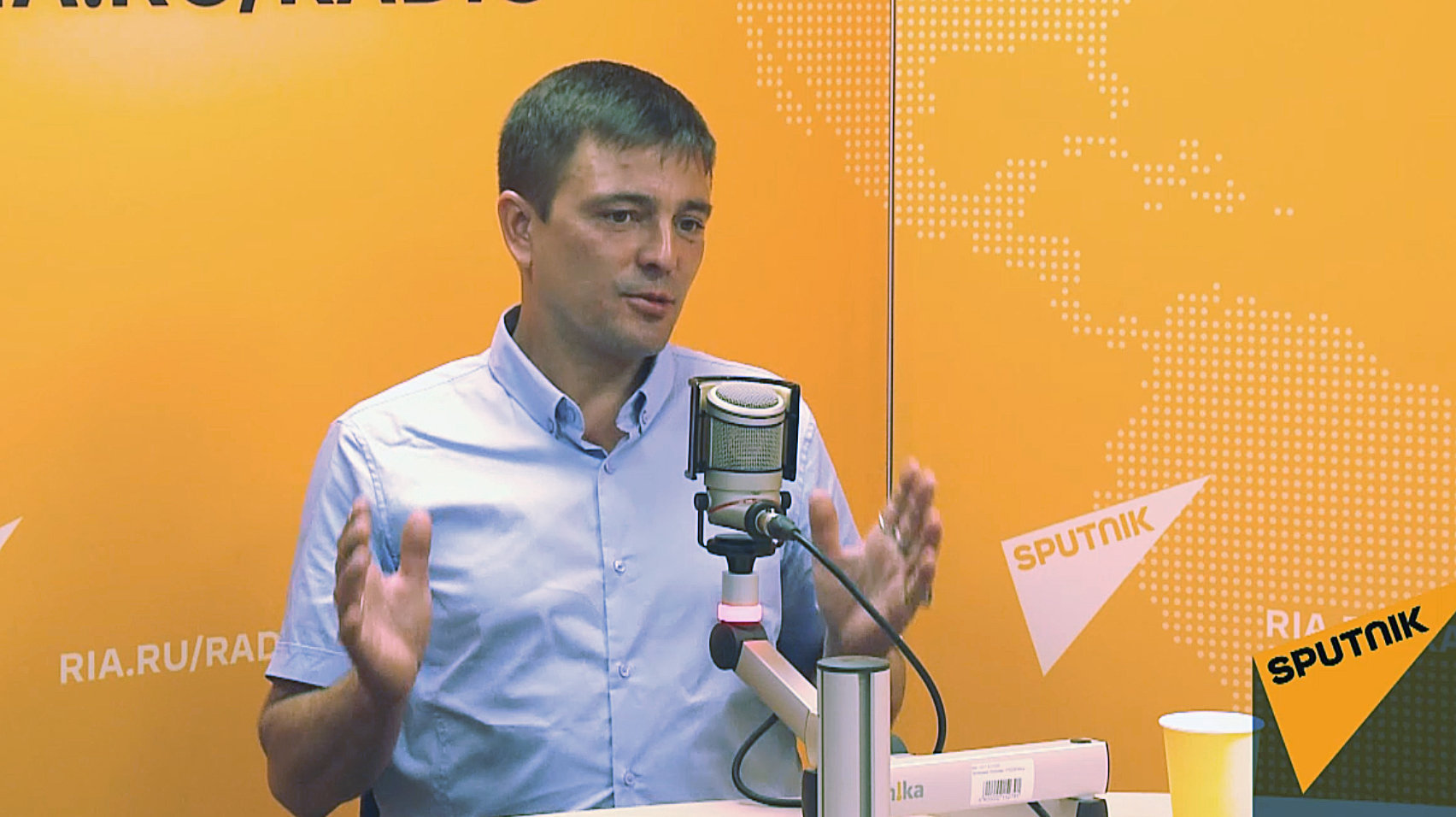 Полярник Герман Москвитин в студии радио Sputnik Полярник Герман Москвитин в студии радио Sputnik