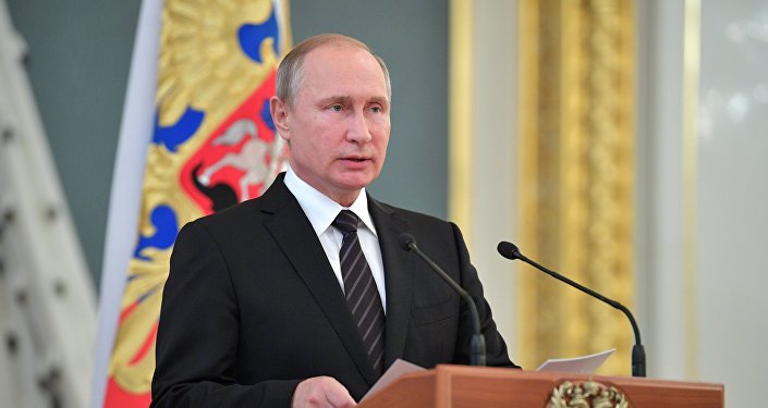 Президент РФ В. Путин встретился с выпускниками высших военных учебных заведений России Президент РФ В. Путин встретился с выпускниками высших военных учебных заведений России