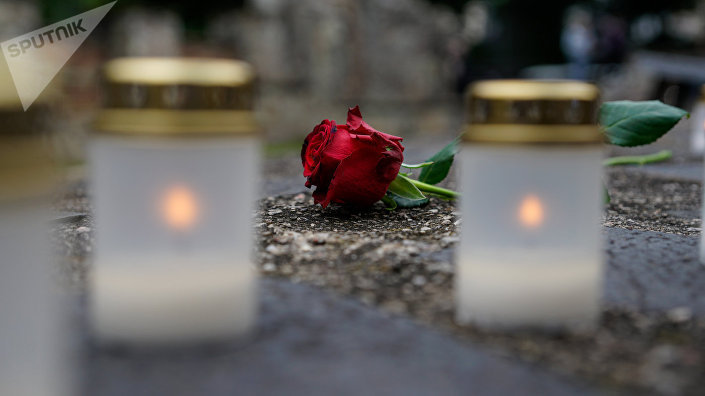 Траурные свечи на Мемориале Большой хоральной синагоги Траурные свечи на Мемориале Большой хоральной синагоги