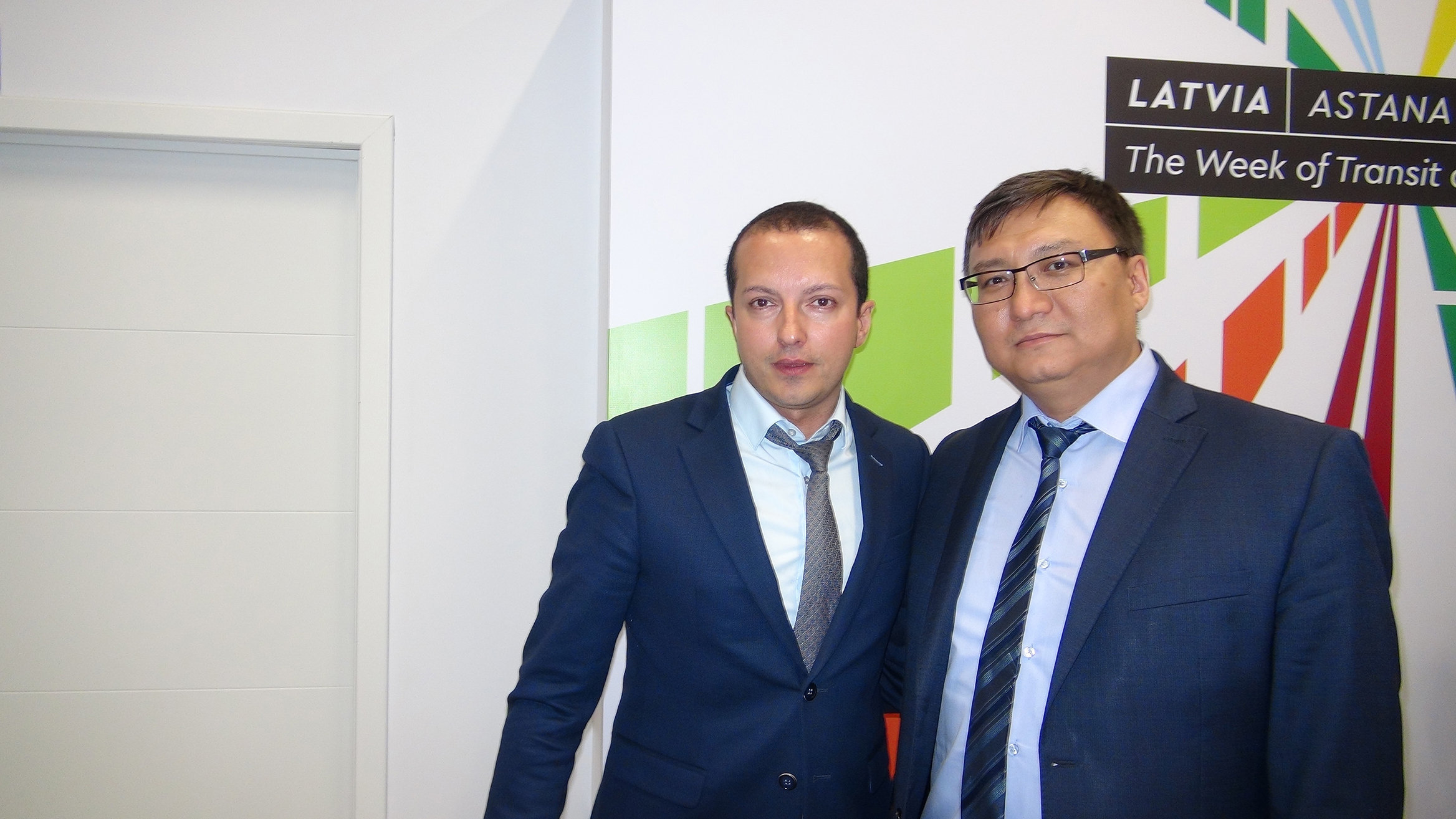 Заместитель директора железнодорожного перевозчика TransContainer Дионис Шахбазов и Алмат Каримов Заместитель директора железнодорожного перевозчика TransContainer Дионис Шахбазов и Алмат Каримов