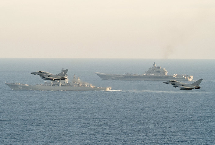 Британские ВМС и ВВС сопровождают российские корабли Адмирал Кузнецов и Петр Великий Британские ВМС и ВВС сопровождают российские корабли Адмирал Кузнецов и Петр Великий