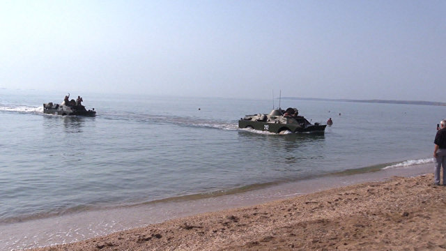 Дорога мужества: два бронеавтомобиля пересекли Керченский пролив