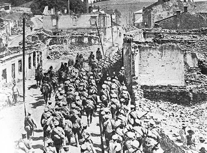 Русские войска в Бучаче, июнь 1916 года Русские войска в Бучаче, июнь 1916 года