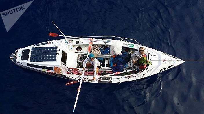Лодка латышских мореплавателей в Атлантическом океане Лодка латышских мореплавателей в Атлантическом океане