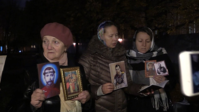 Молитвенное стояние: в Петербурге прошла акция против показа 