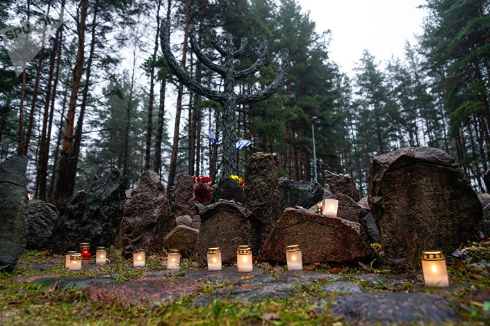 Мемориал в Румбуле на месте массового расстрела евреев Мемориал в Румбуле на месте массового расстрела евреев