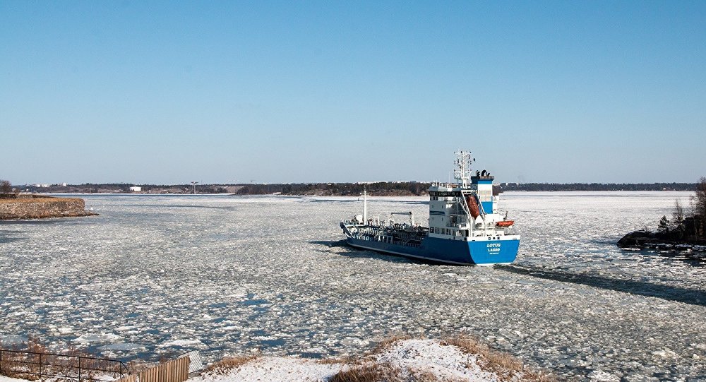 Sociālos tīklus izbrīnījušas noslēpumainas ledus lodes Baltijas jūrā