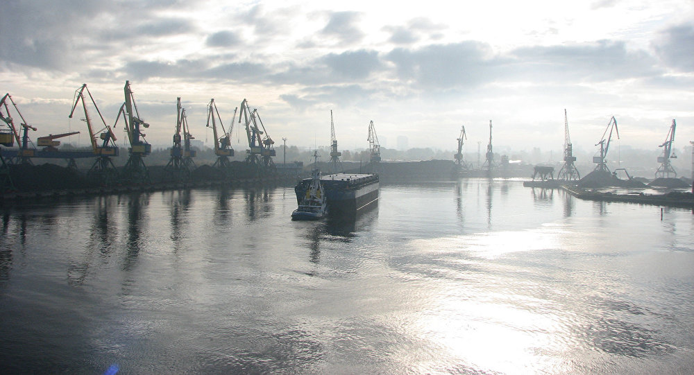 В 2018-ом году грузооборот морского порта Азов может вырасти на 5-7%